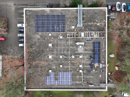 PV-Bau 3.12.2024 (Laserphysik) - Drohnenaufnahme 2 (Bild: Moritz Lerch)