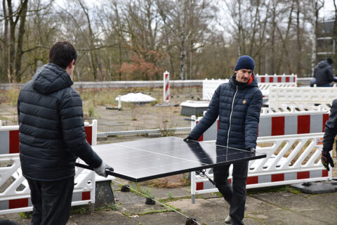 Erweiterung der PV-Anlage auf dem Dach der Laserphysik der FAU.(Bild: FAU/Boris Mijat)